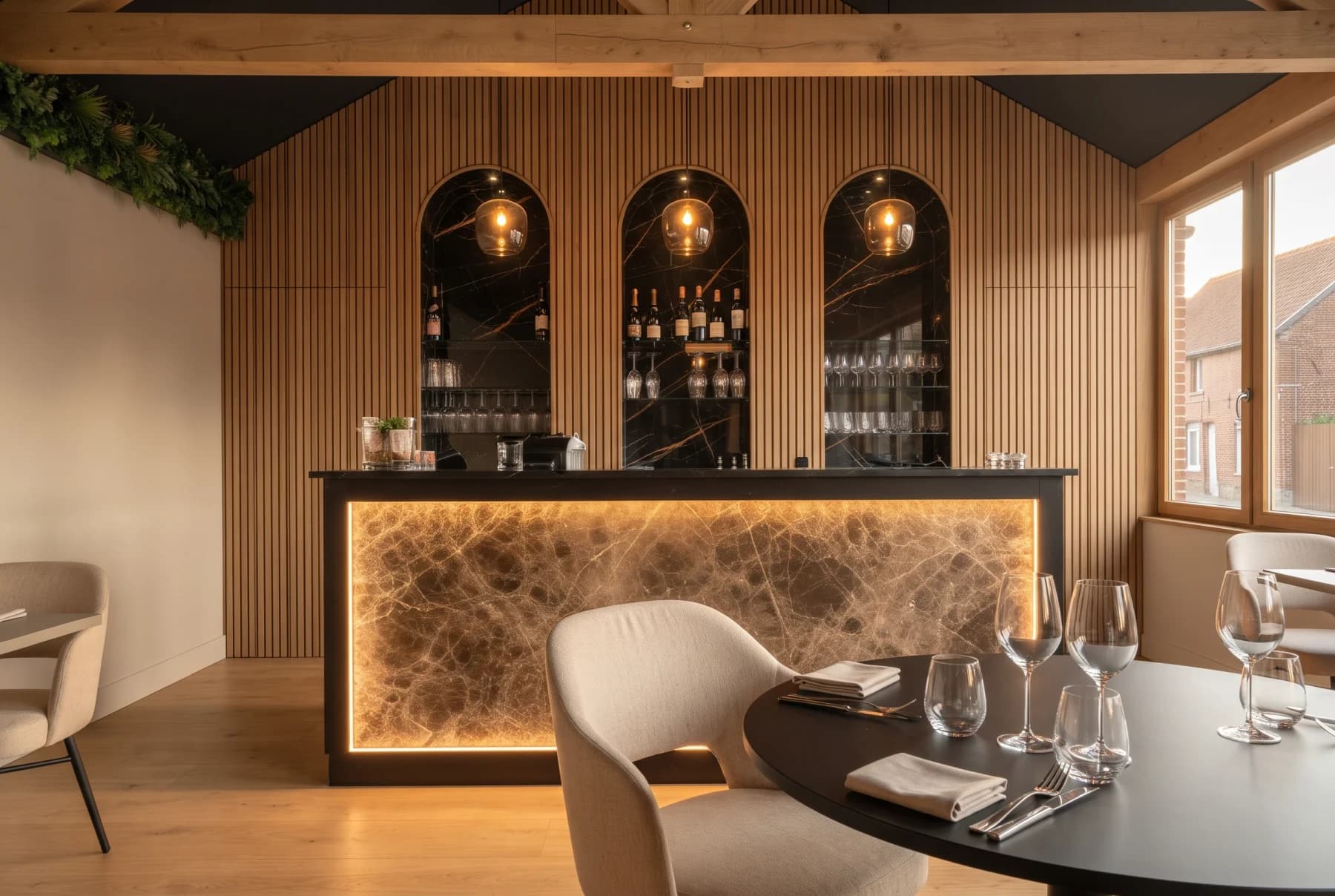 Visualisation du bar aux arches boisées